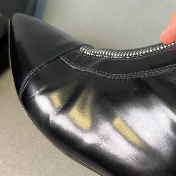 Burberry bootie. Front zipper. Black leather. Leather lining. Size 38.5. - Picture 9 of 14
